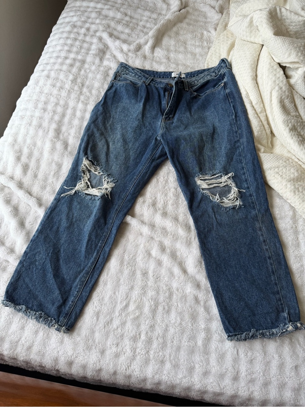 Relaxed Fit Distressed Blue Denim Jeans - Casual Everyday Style
